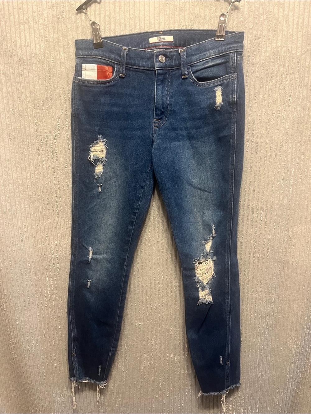 Tommy Hilfiger Women's Distressed Dark Blue Skinny Jeans 8